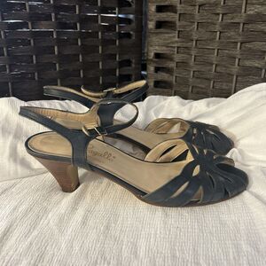 Papagallo Navy Blue Mid Heel Open Toe Sandal Size 8M